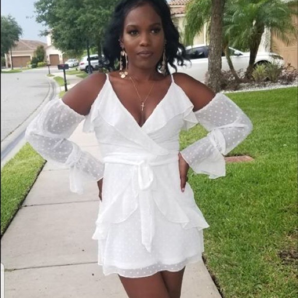 White mini dress. Price firm - Picture 2 of 3